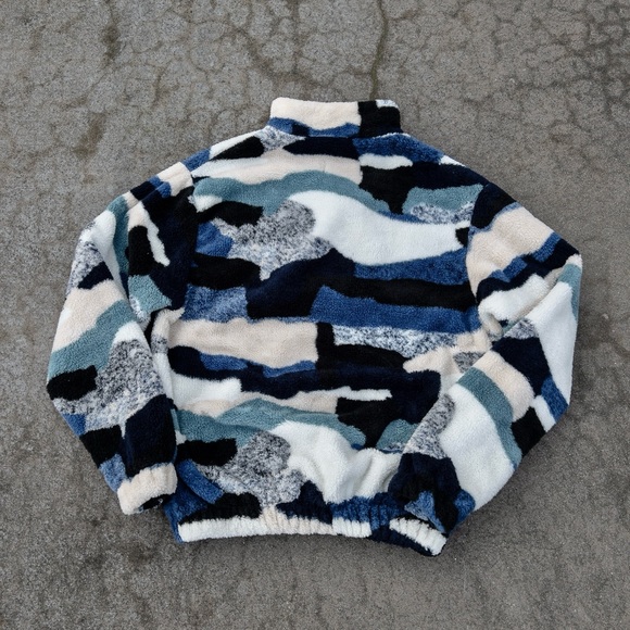 Urban Outfitters Blue and White Patterned Camouflage Camo Zip-Up Sweater - Picture 2 of 4